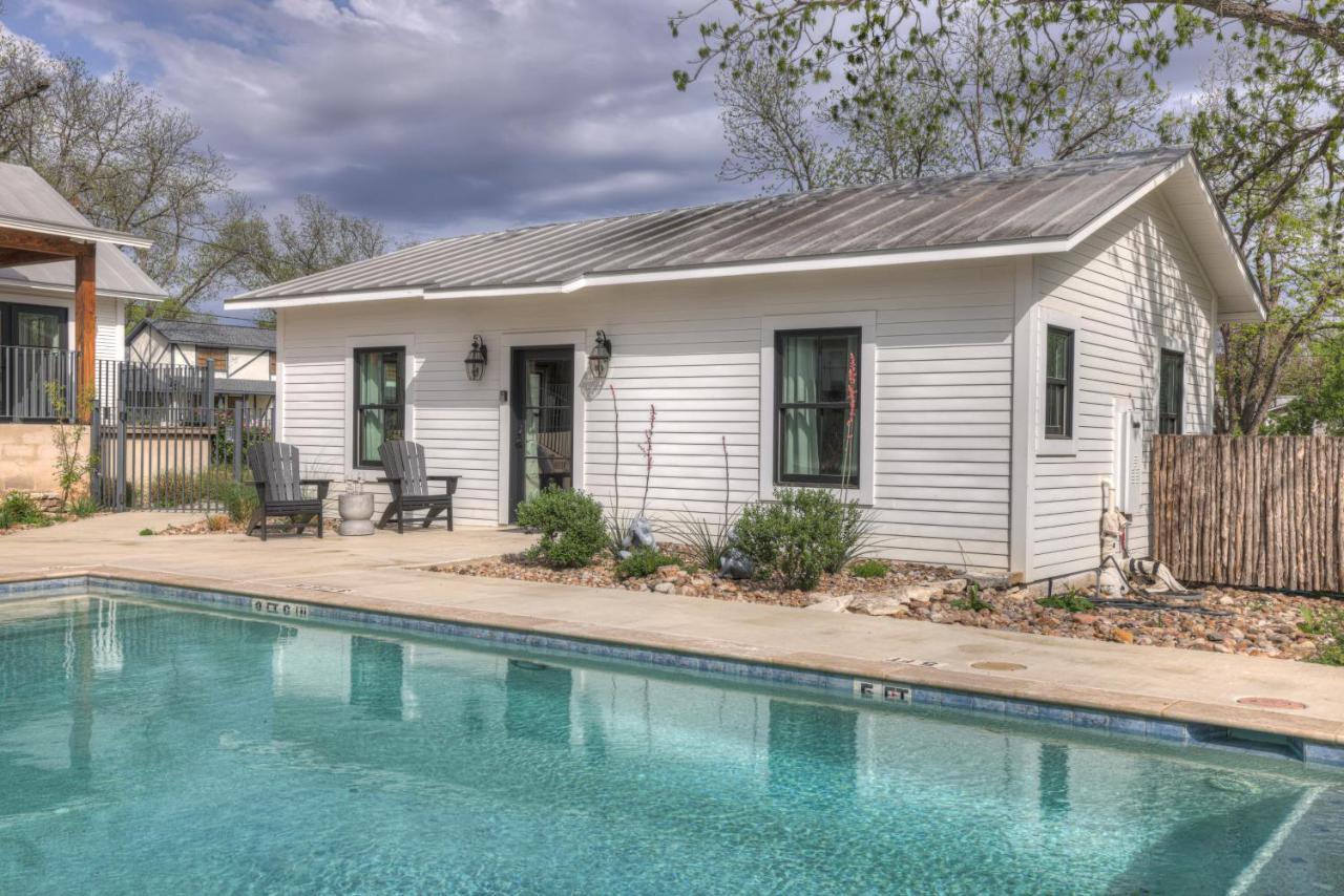 Schubert Inn Cottage - Pool - Walk To Main St 弗雷德里克斯堡 外观 照片
