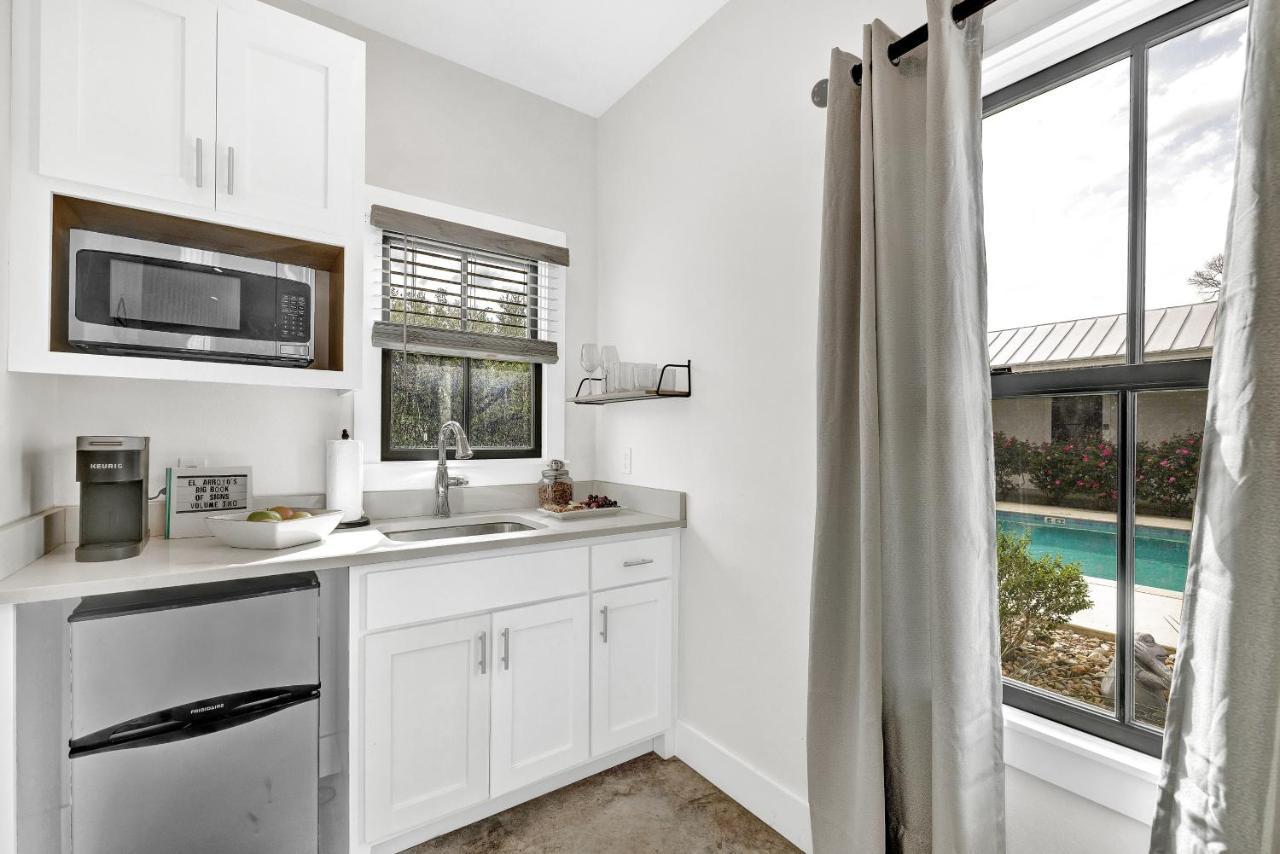 Schubert Inn Cottage - Pool - Walk To Main St 弗雷德里克斯堡 外观 照片