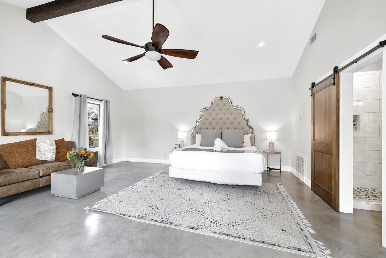 Schubert Inn Cottage - Pool - Walk To Main St 弗雷德里克斯堡 外观 照片